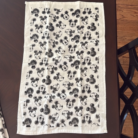 Disney Mickey Mouse Kitchen Towels NWOT - Picture 2 of 4